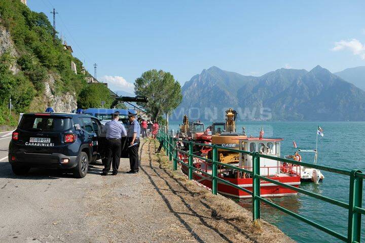 Tavernola, le operazioni di recupero di auto e cadavere