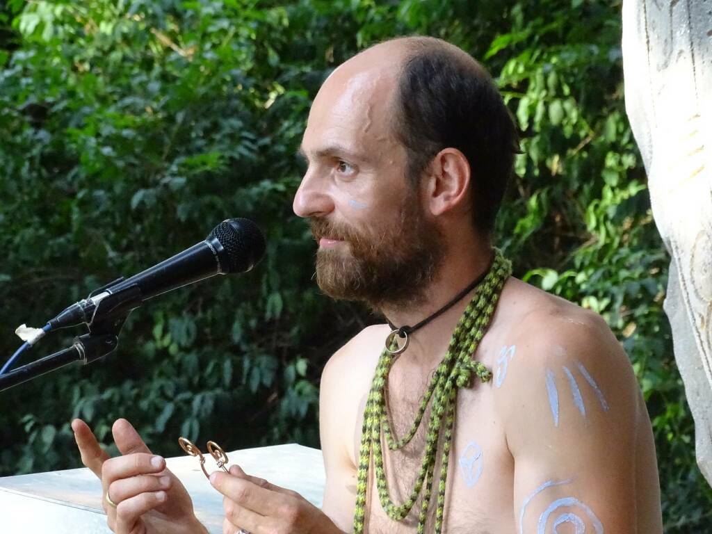 Il maestro Max Archetti: il bosco come luogo per meditare e allenarsi