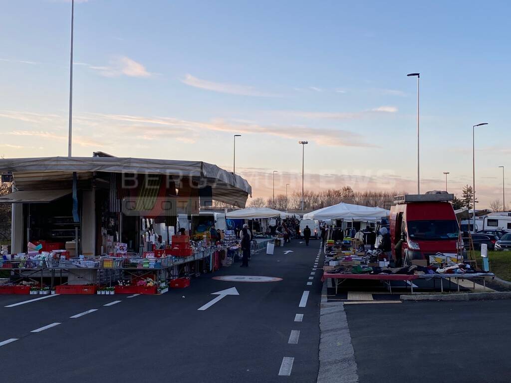 Il nuovo mercato in via Spino