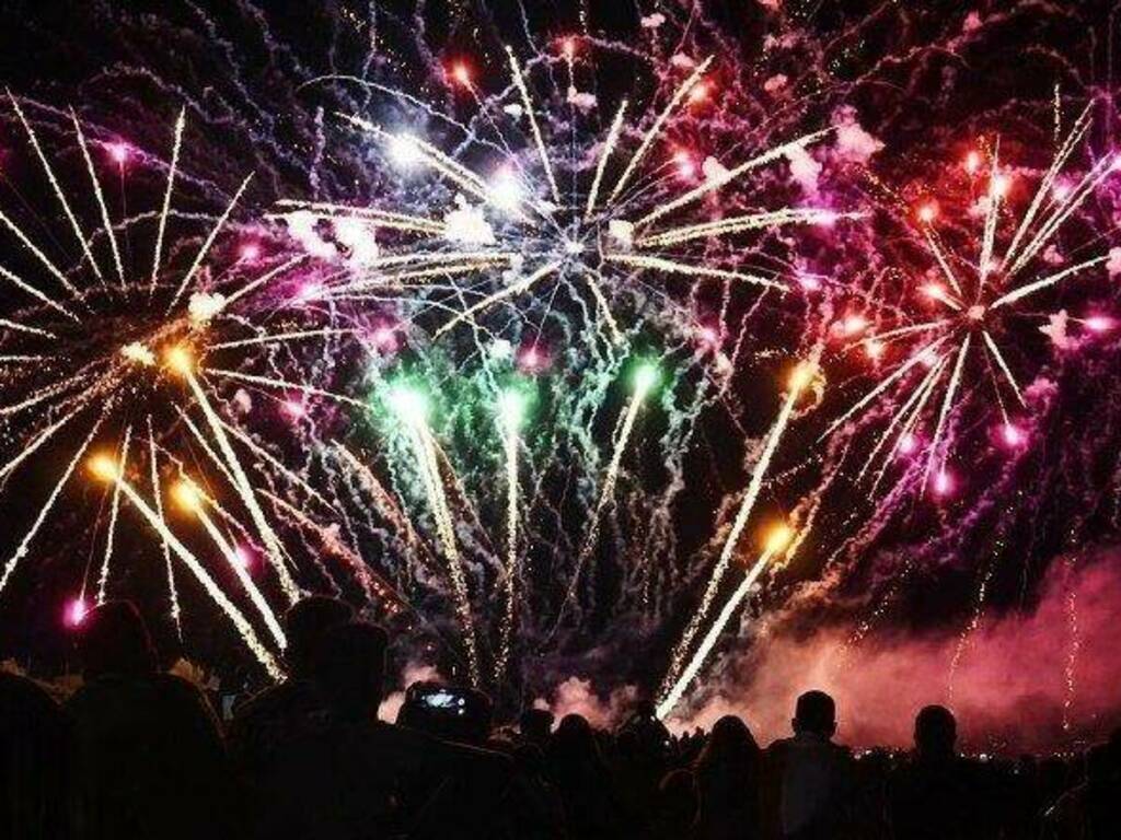Caravaggio festeggia Santa Liberata: sabato i fuochi d'artificio -  BergamoNews