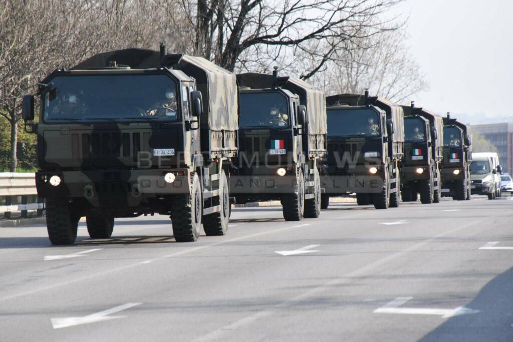 Coronavirus, l'esercito a Bergamo per le bare 