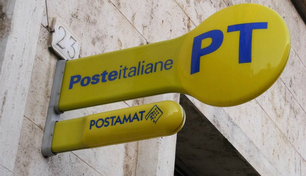 Privatizzazione di Poste Italiane, una delegazione bergamasca al presidio di protesta a Milano