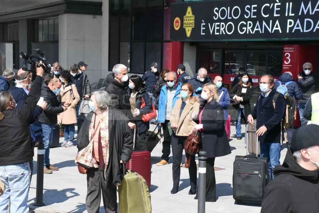 Arrivano altri medici all'aeroporto di Orio