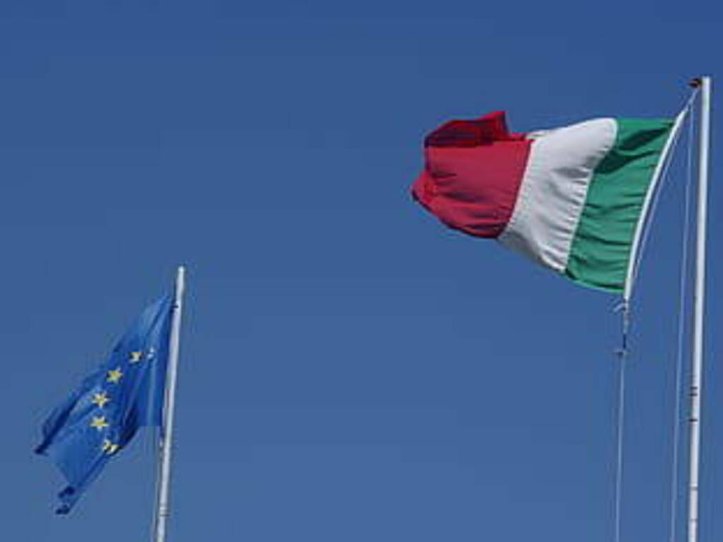 bandiera italiana ed europea