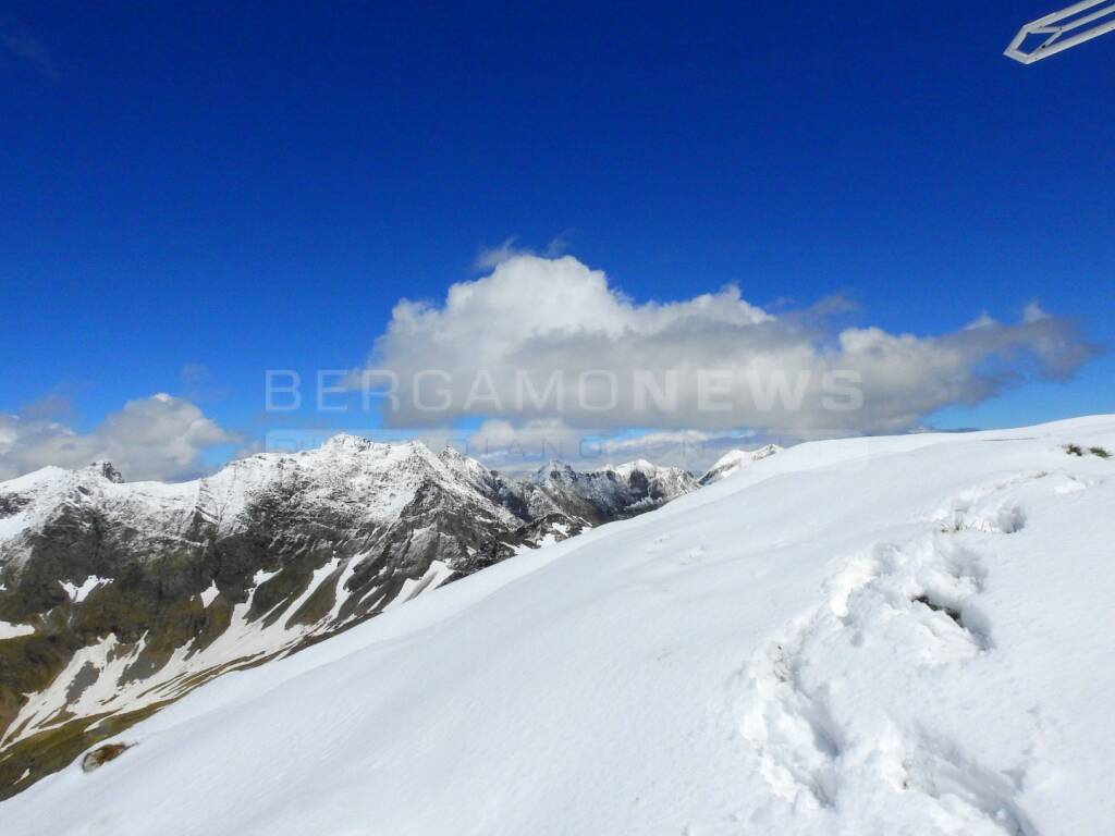 5 giugno, la neve torna a imbiancare le Orobie