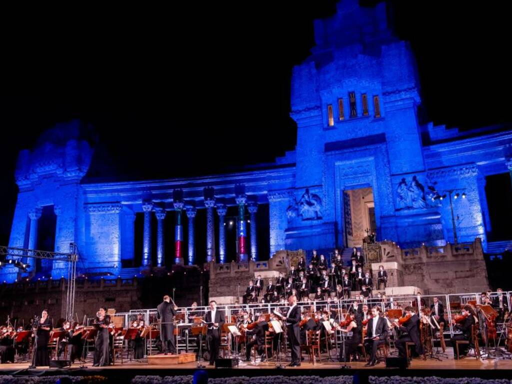 La serata del ricordo delle vittime del Covid a Bergamo