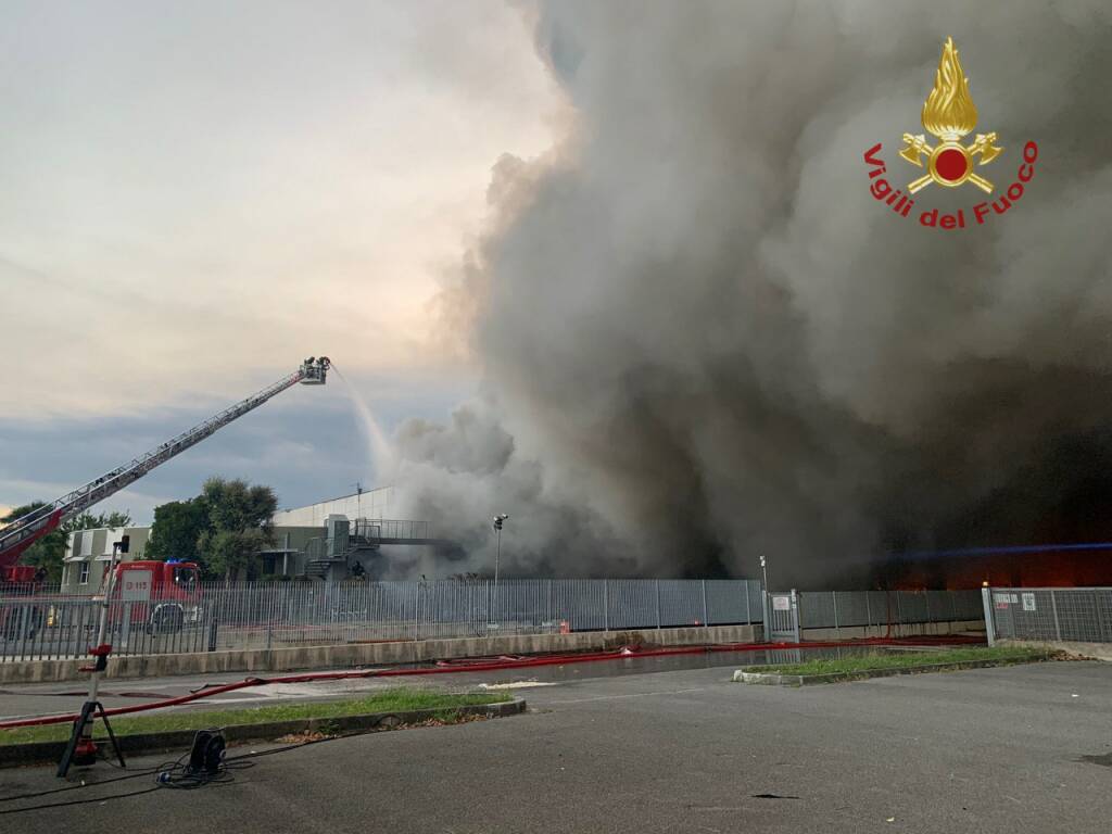 Incendio a Costa di Mezzate