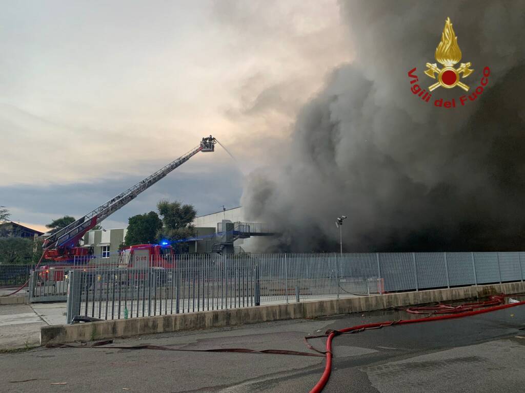 Incendio a Costa di Mezzate