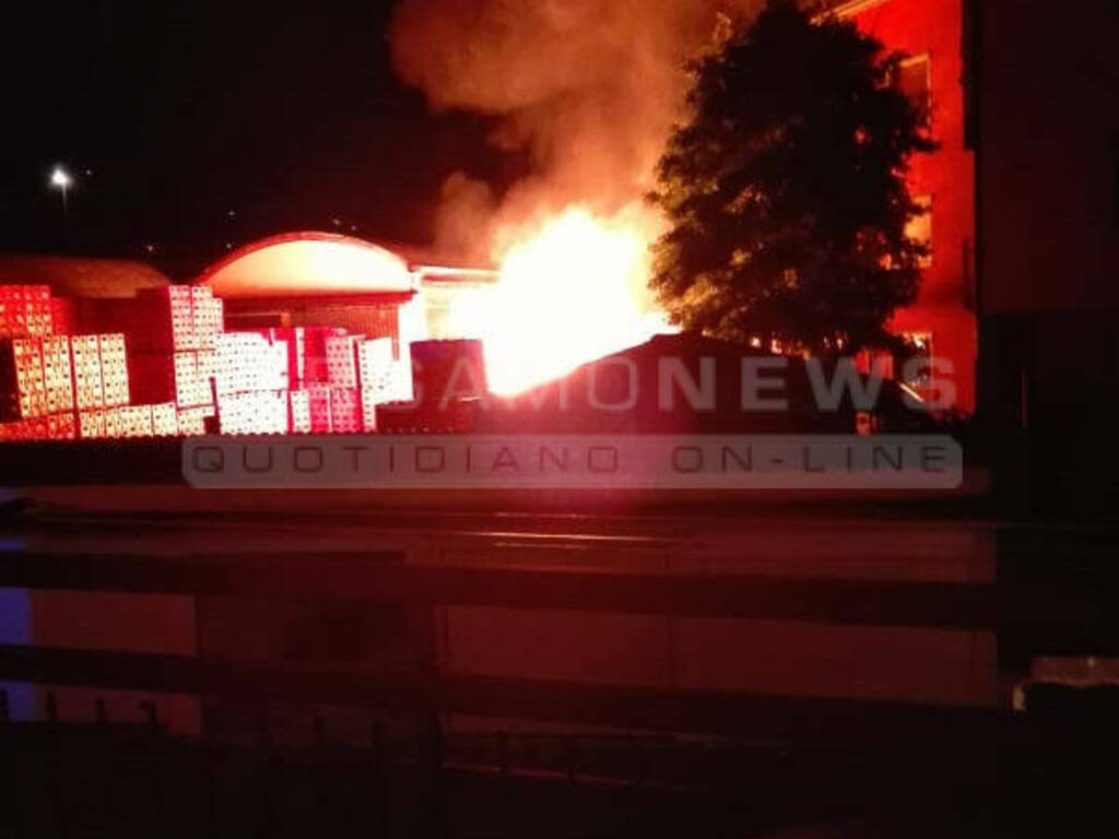 Incendio fonti prealpi Almè 