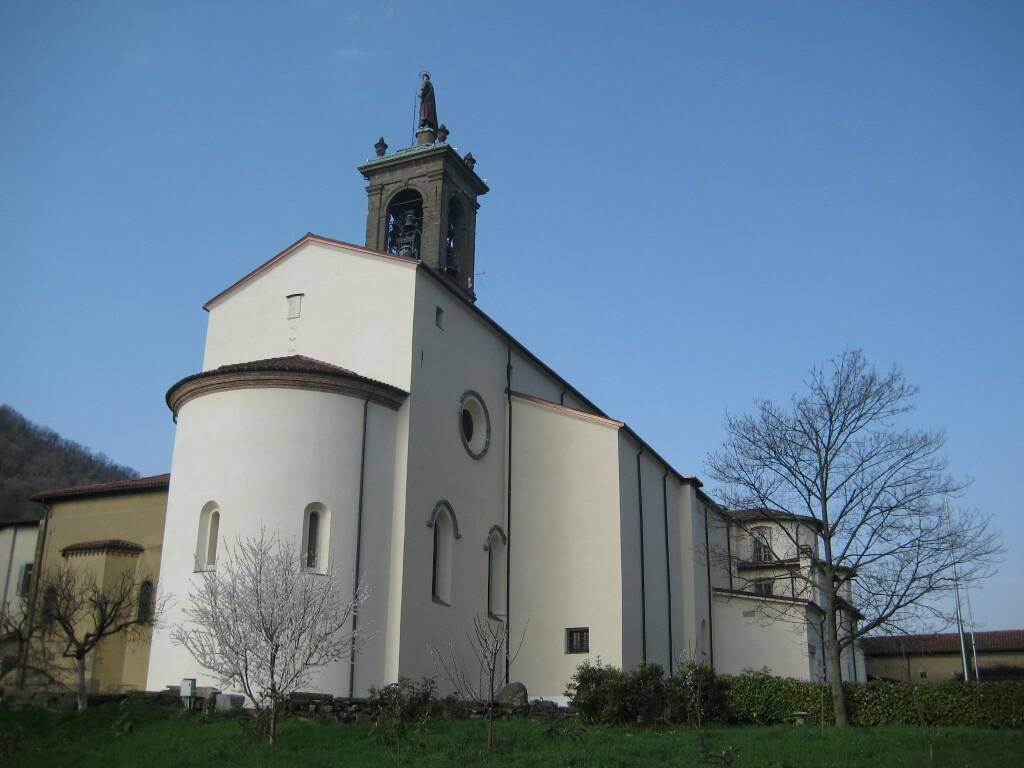 chiostro superiore del monastero di Pontida