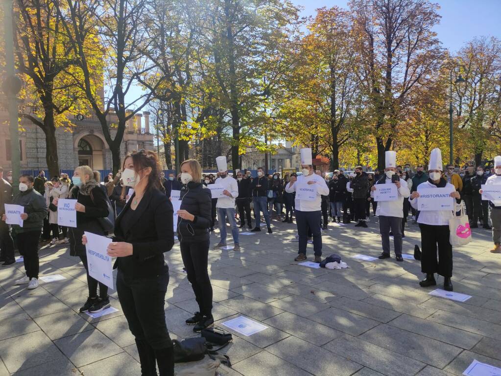 La protesta dei ristoratori sul Sentierone