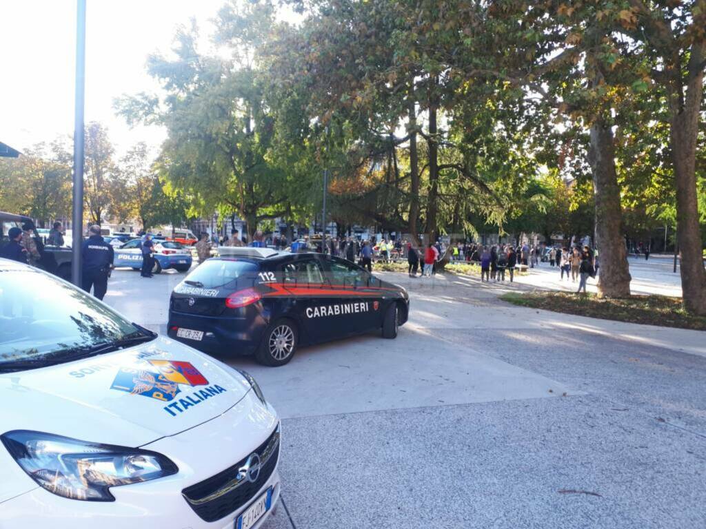 rissa in piazzale Alpini: grave un 44enne