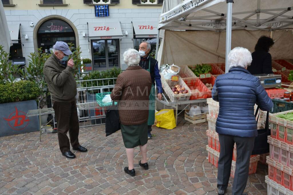 Bergamo, primo giorno del nuovo lockdown