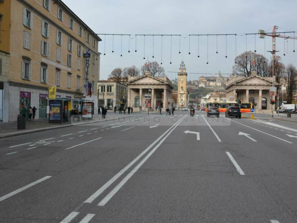 Bergamo, primo giorno del nuovo lockdown