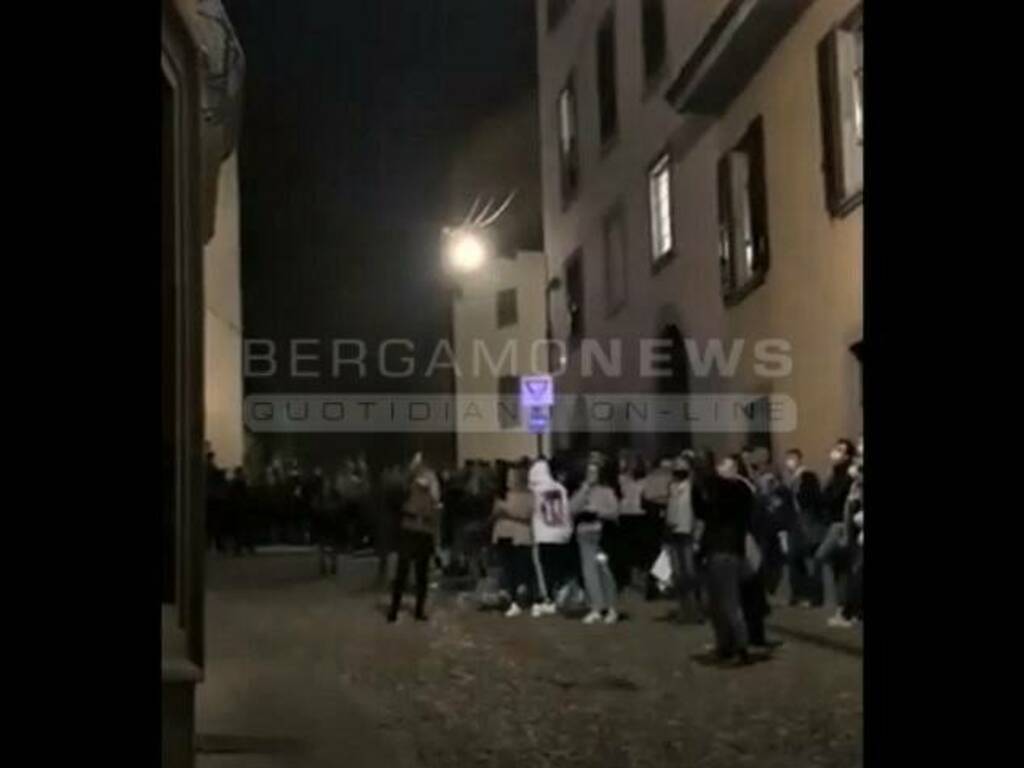 corteo sotto casa di Gori