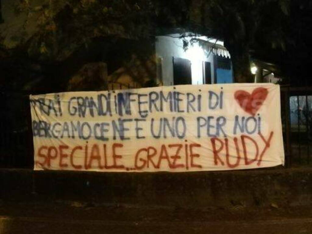 striscione infermiere stezzano ok