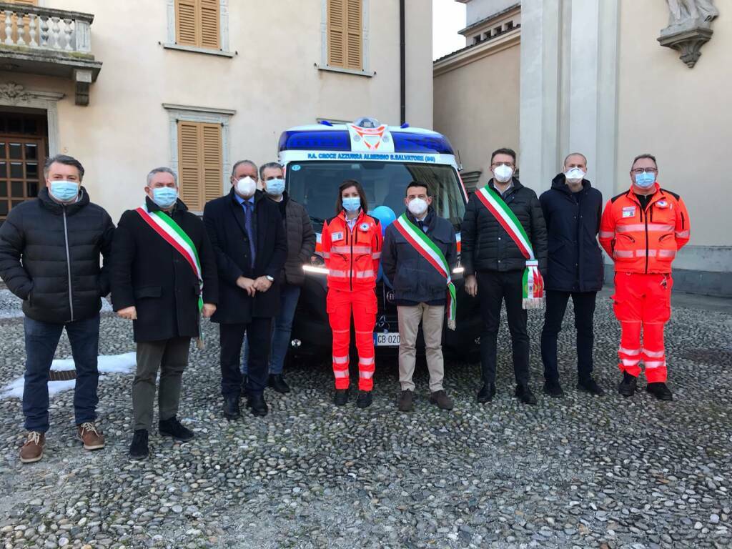 ambulanza croce azzurra almenno