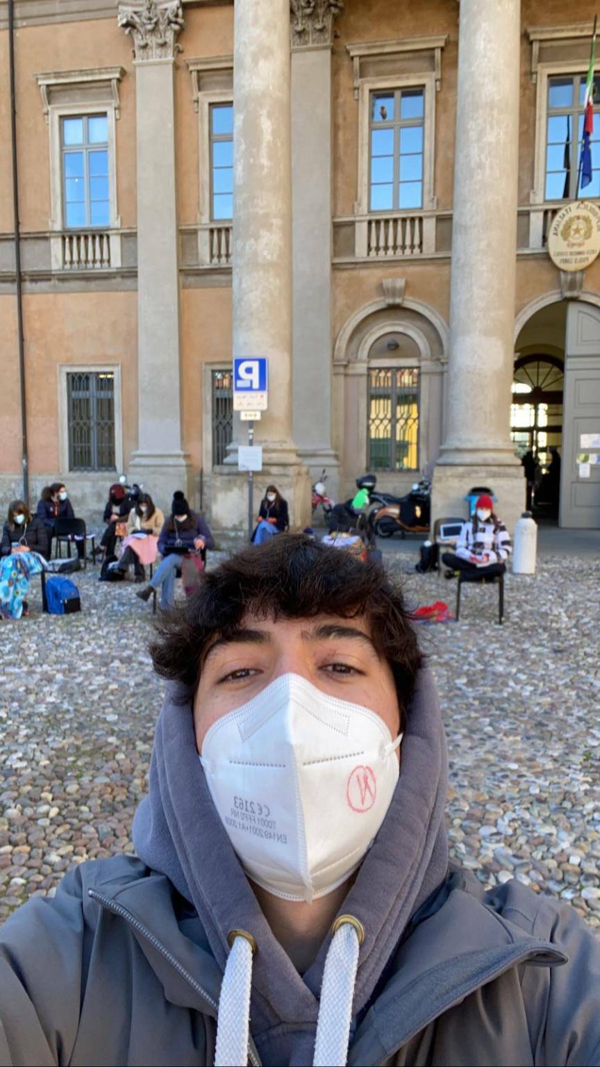 piazza rosate protesta al sarpi 