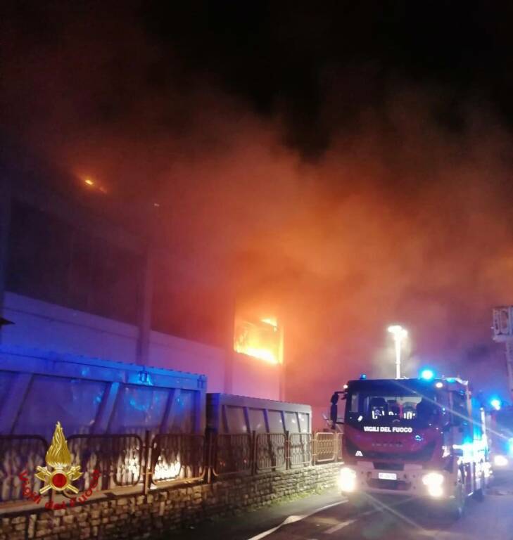 incendio falegnameria orio al serio