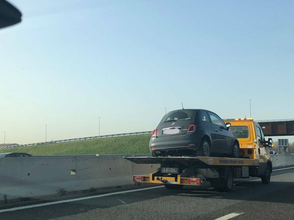 Incidente stradale in autostrada - polizia stradale 