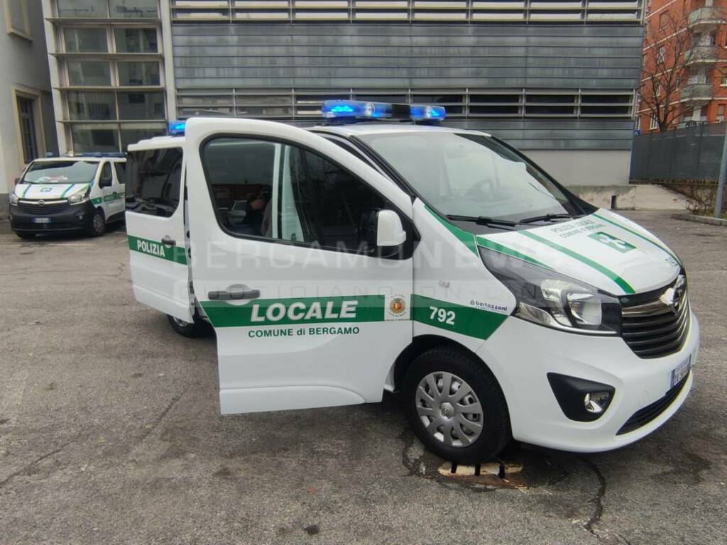 Polizia nei quartieri Messina e Gandi