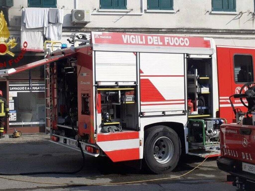 Dalmine, incendio in lavanderia