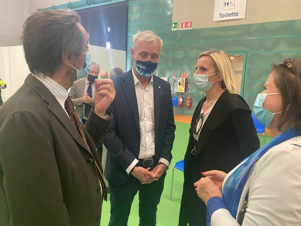 Il presidente Fontana in visita alla Fiera di Bergamo