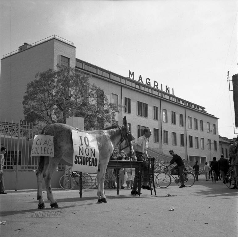 120 anni della Cgil Bergamo - la mostra sul Sentierone 