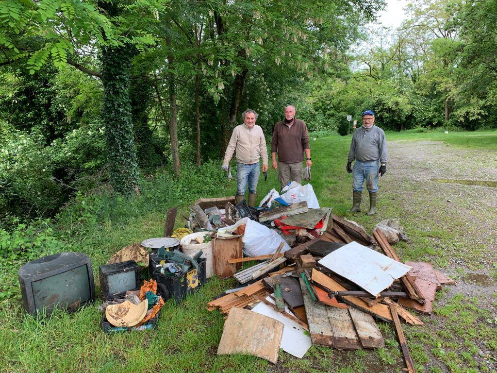 “Puliamo Treviolo”: in un fine settimana raccolta mezza tonnellata di rifiuti