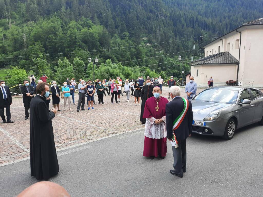 Monsignor Delfini a Carona