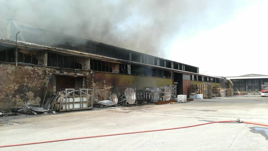 Incendio in un'azienda di Urgnano