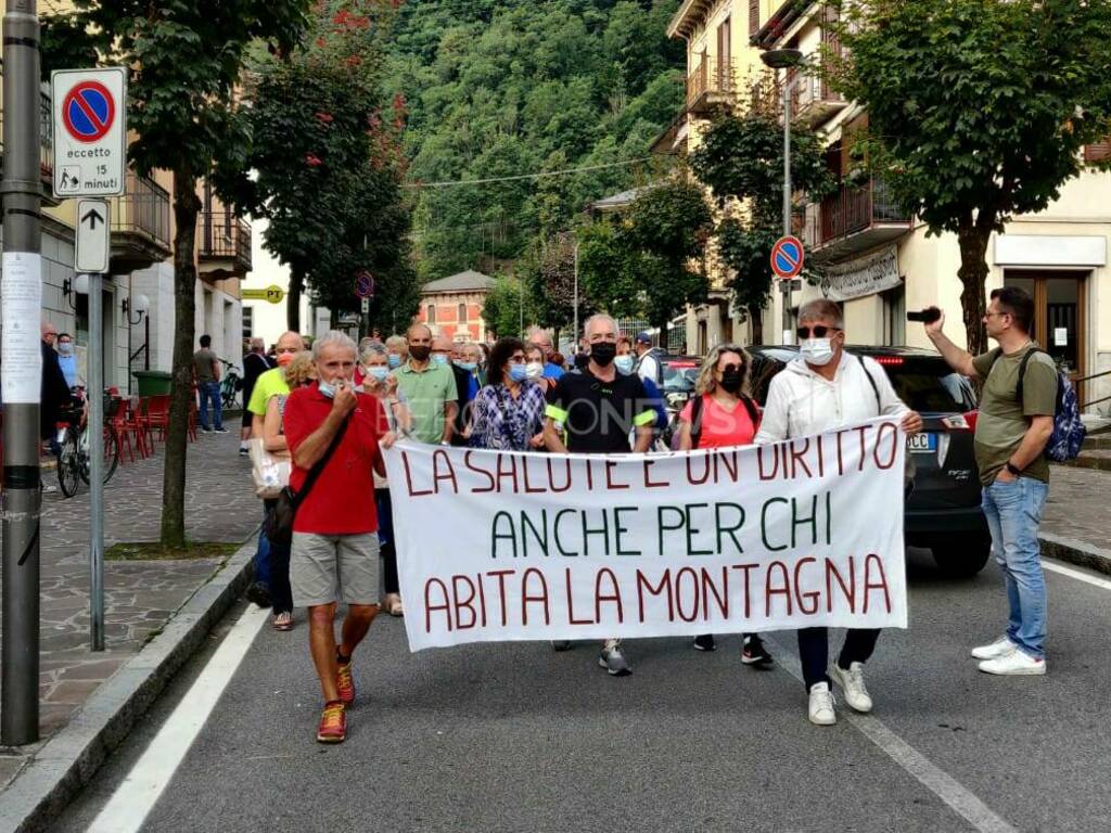 Corteo ospedale San Giovanni bianco 