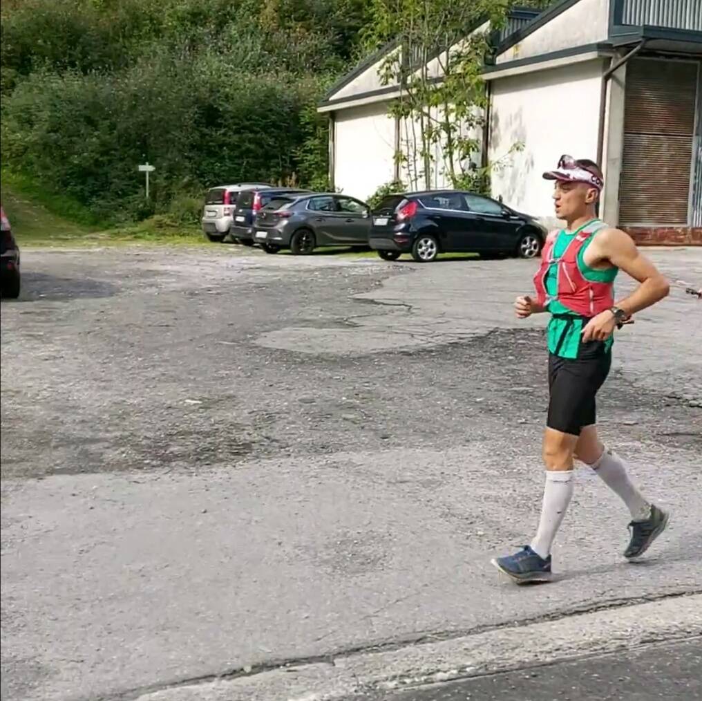 "Tra nuoto, bici e corsa 224 km con dislivello come l'Everest: la mia impresa sul lago d'Iseo"