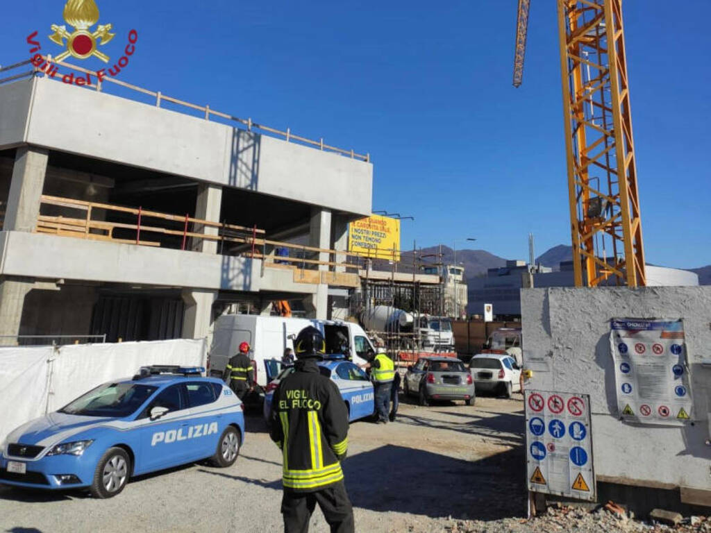 Infortunio sul lavoro al Rondò delle Valli