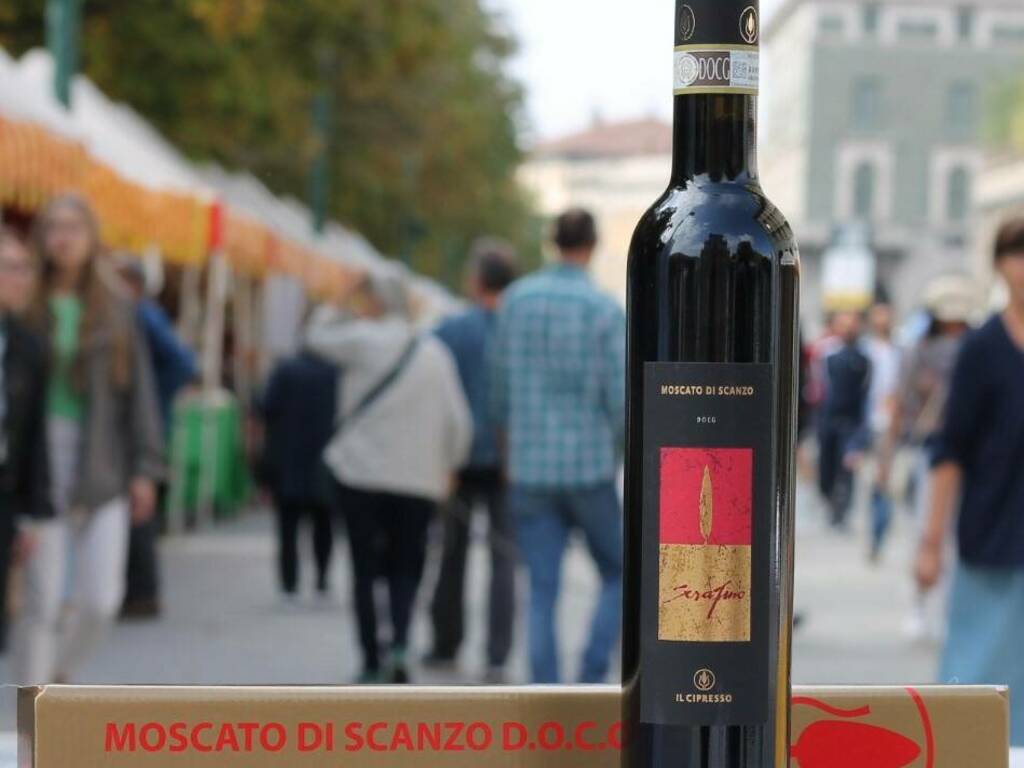 29/05 Il Cipresso apre la cantina: degustazione Moscato di Scanzo DOCG  e Valcalepio DOC