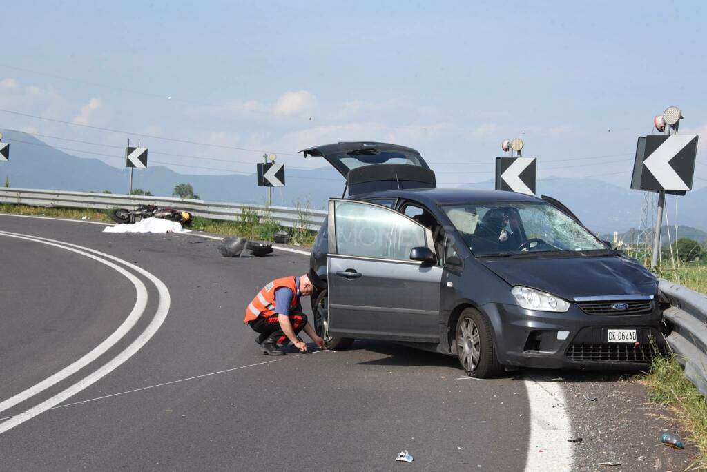 Frontale auto-moto a Zanica: muore un uomo 