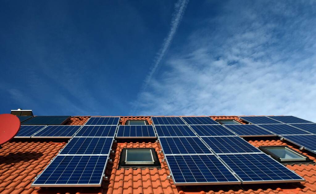 Energia rinnovabile in edifici pubblici, da Regione Lombardia 1.4 milioni per Comun Nuovo ed Ambivere