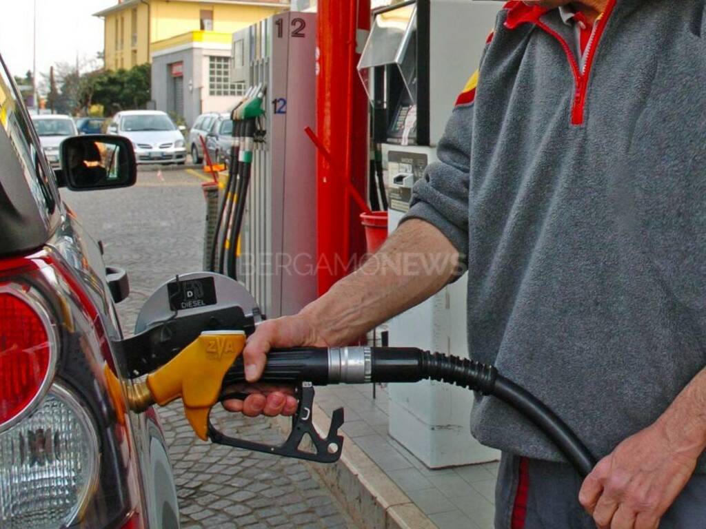 benzinaio, benzina, distributore