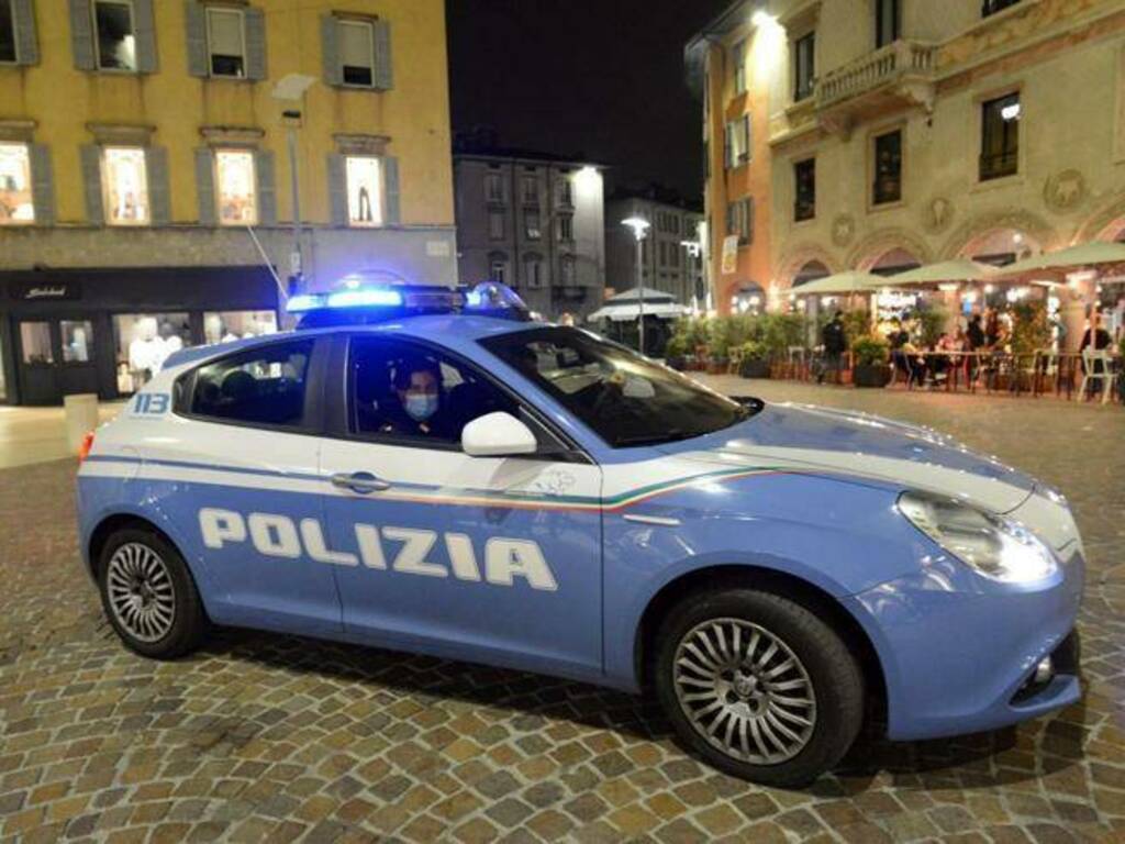 polizia sera questura volanti