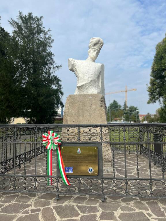 Dalmine, inaugurato il monumento restaurato dedicato a Gabriele Camozzi