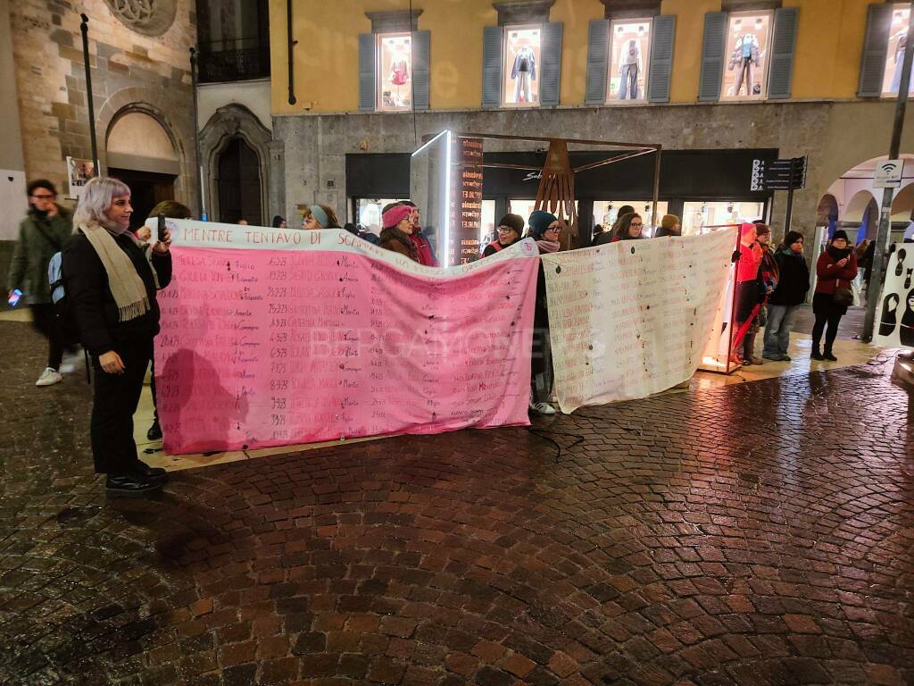 Otto dicembre, Bergamo in piazza contro la violenza di genere