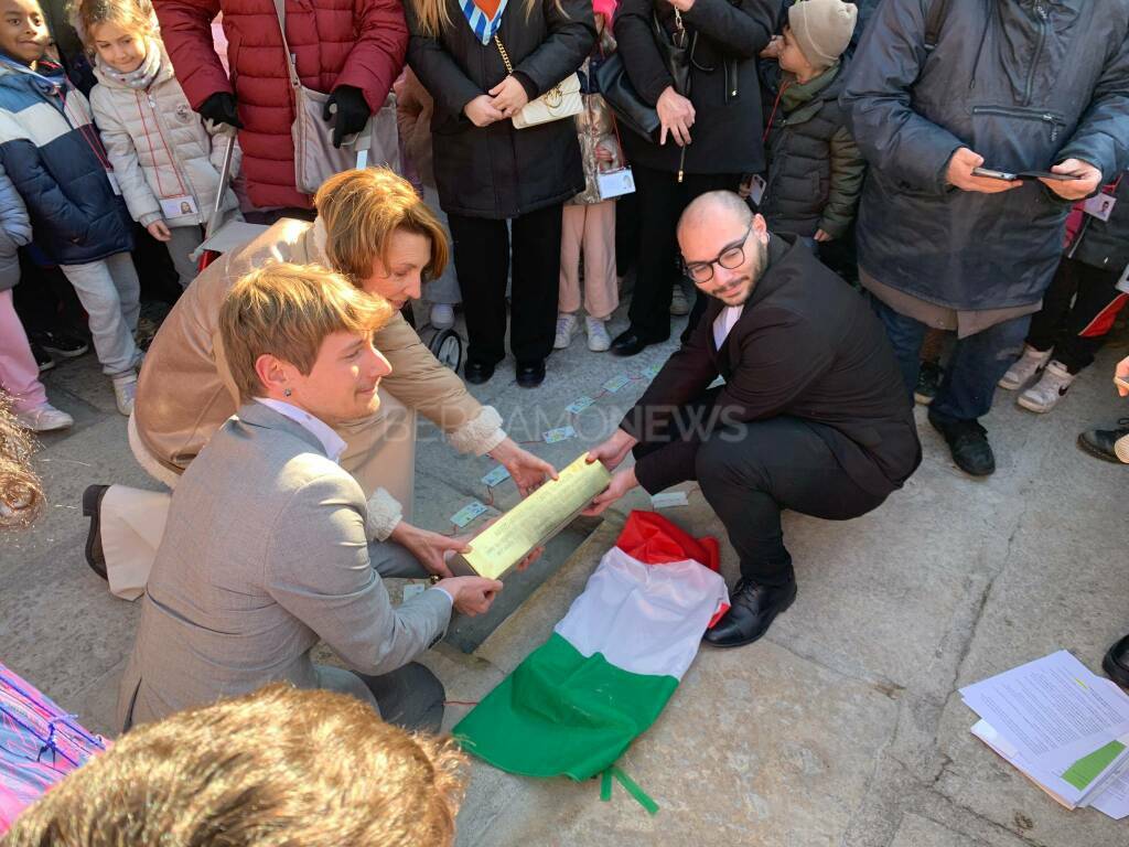 La prima "Stolperschwelle" Soglia d’inciampo alla Caserma Montelungo 