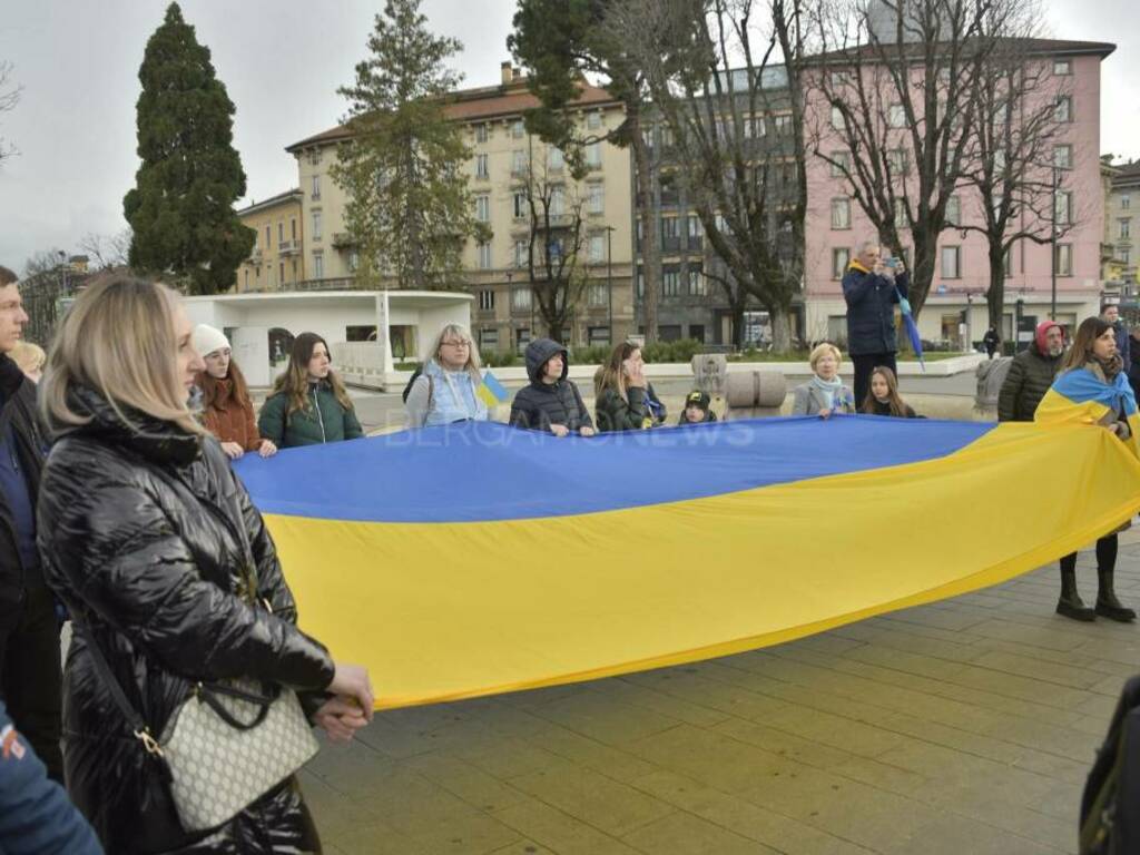 Due anni dallo scoppio della guerra in Ucraina: presidio in piazzale Marconi