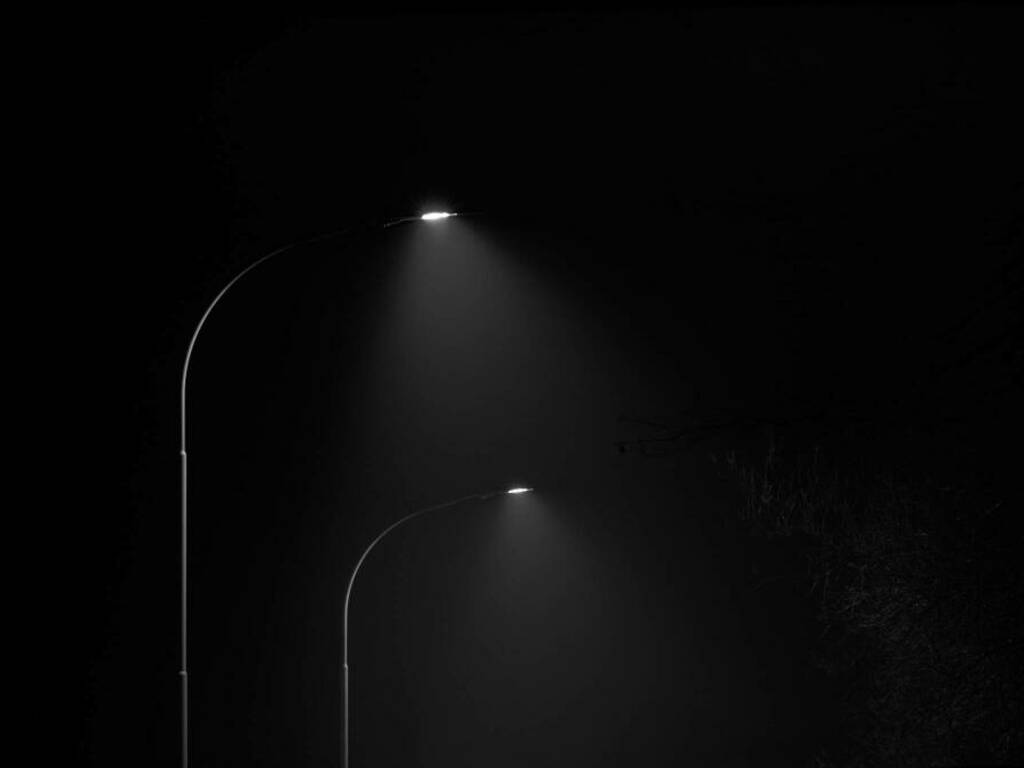 lampioni Foto di Marvin Zettl su Unsplash