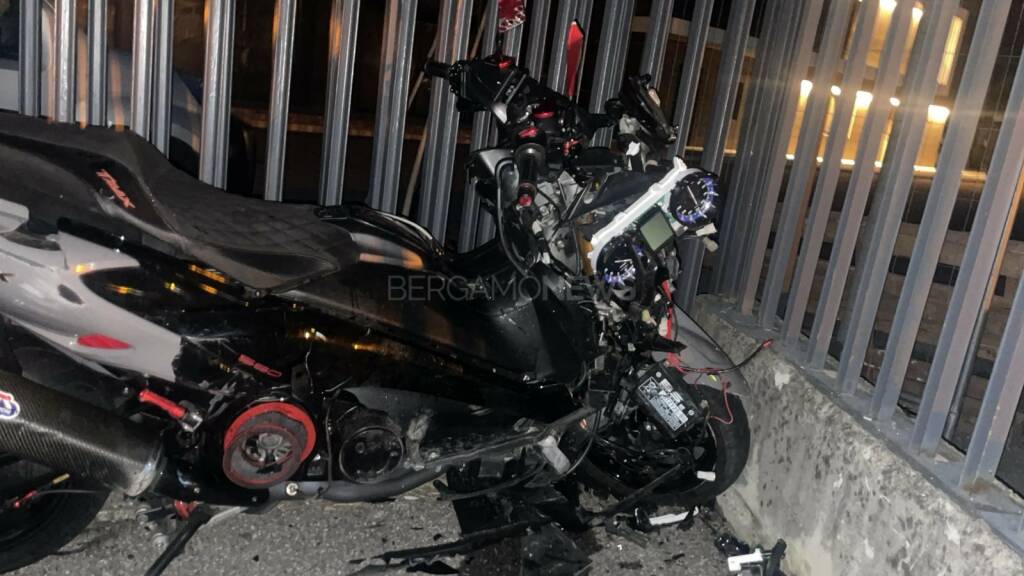 Casnigo, scontro auto-moto: muore un uomo