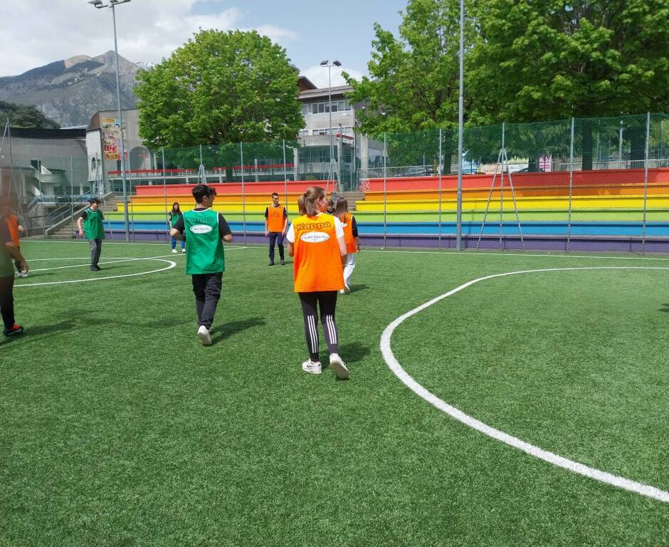 Abf Clusone, studenti a scuola d’inclusione: lezione e partita con gli atleti Insuperabili