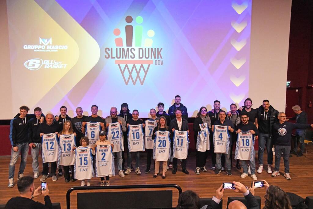 Blu Basket, grande successo per l’asta di beneficenza a favore di Slums Dunk