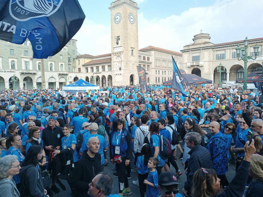 Camminata Nerazzurra, in 15mila per le strade di Bergamo