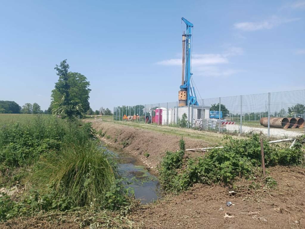 Nuovo pozzo irriguo in costruzione a Mozzanica